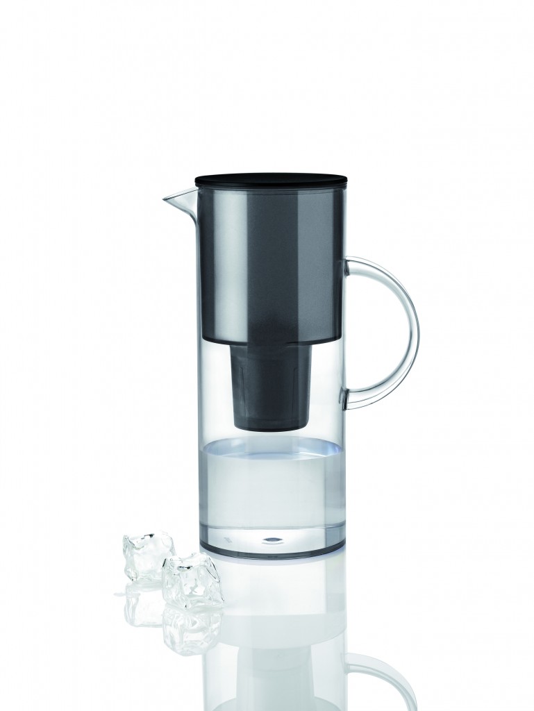 LS_1310-10_WaterFilterJug-smoke